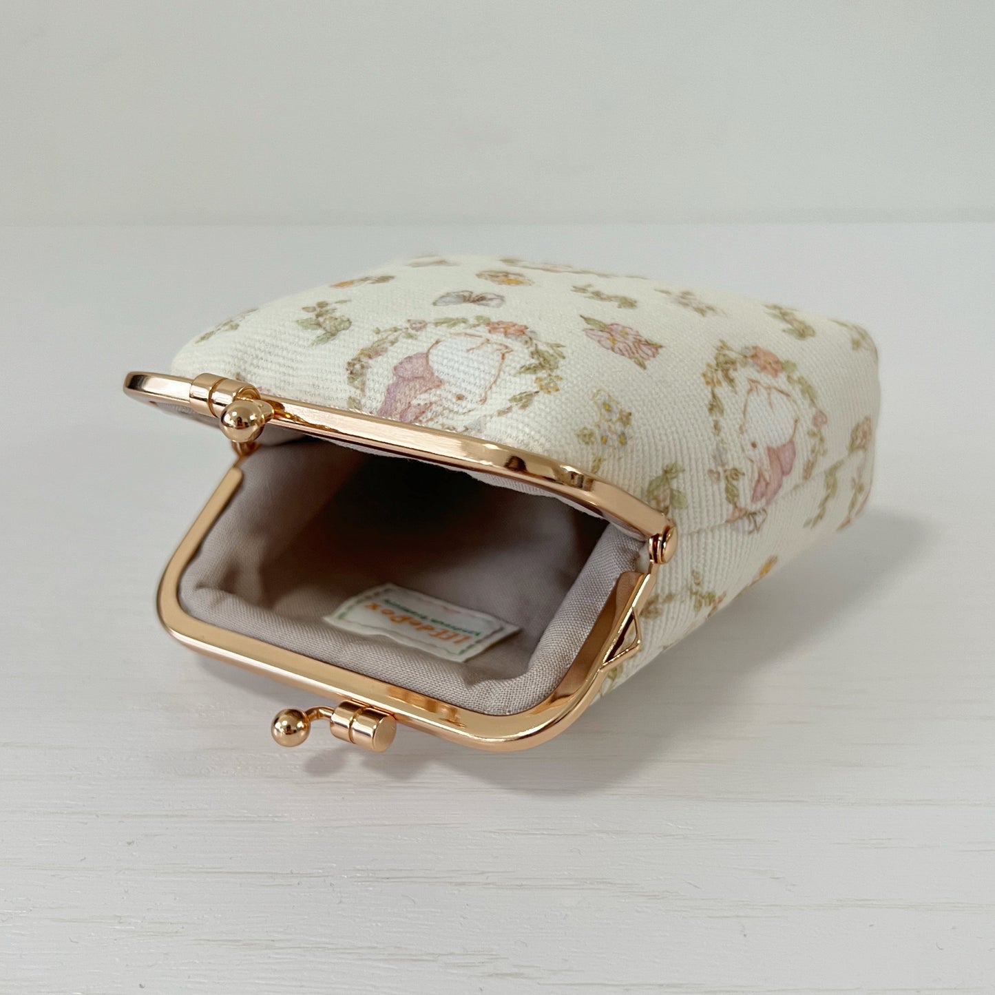 Vintage Garden Bunny - Handsewn Kiss Lock Fabric Purse