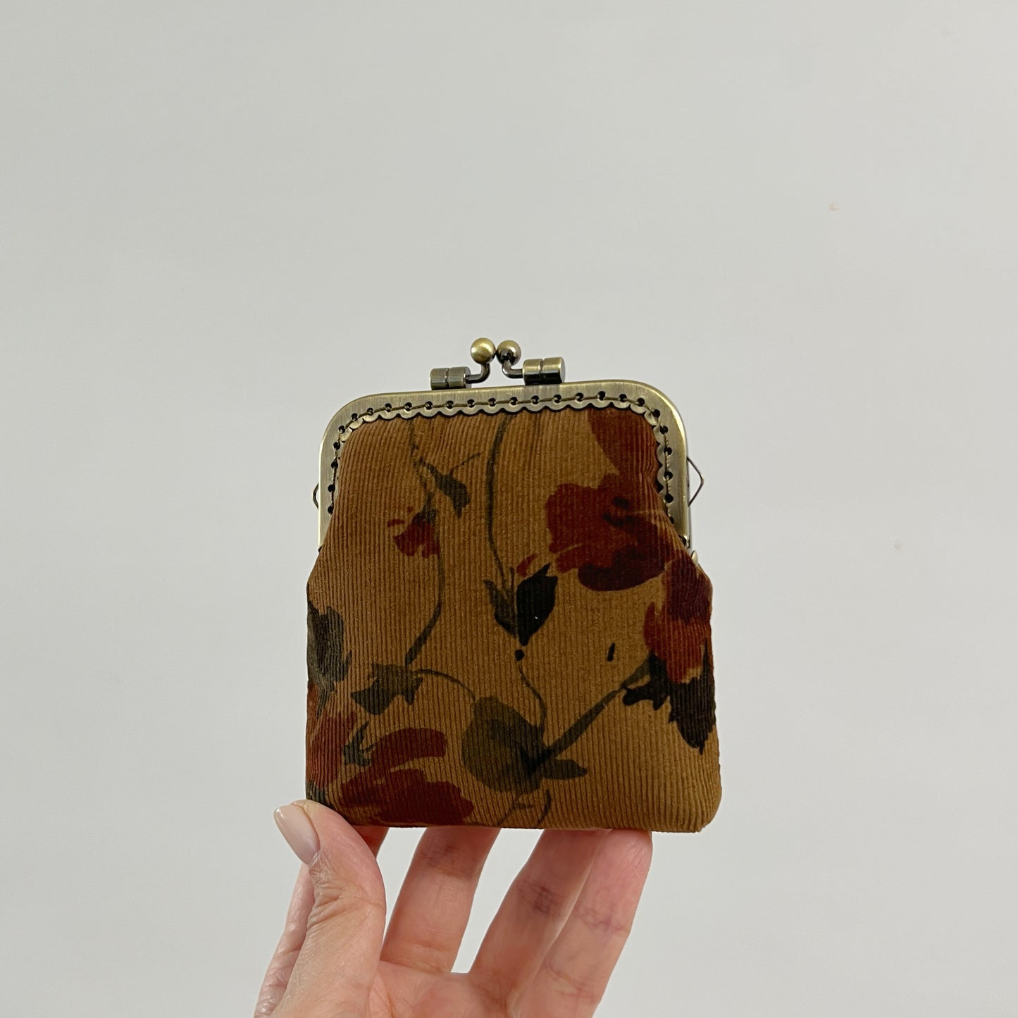Old Brown Garden Corduroy Card Purse - Handsewn Kiss Lock Purse