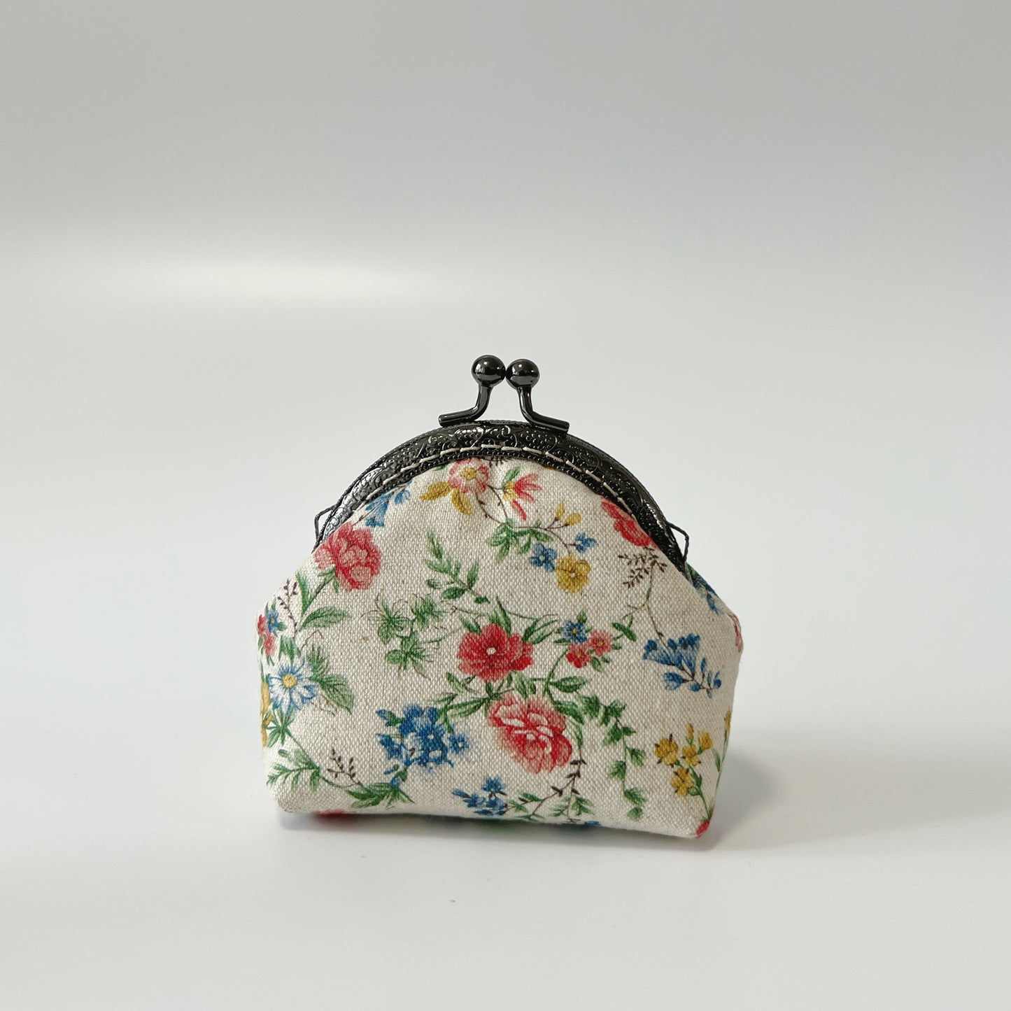 Handsewn Round Kiss Lock Coin Purse - Vintage Garden Red Floral