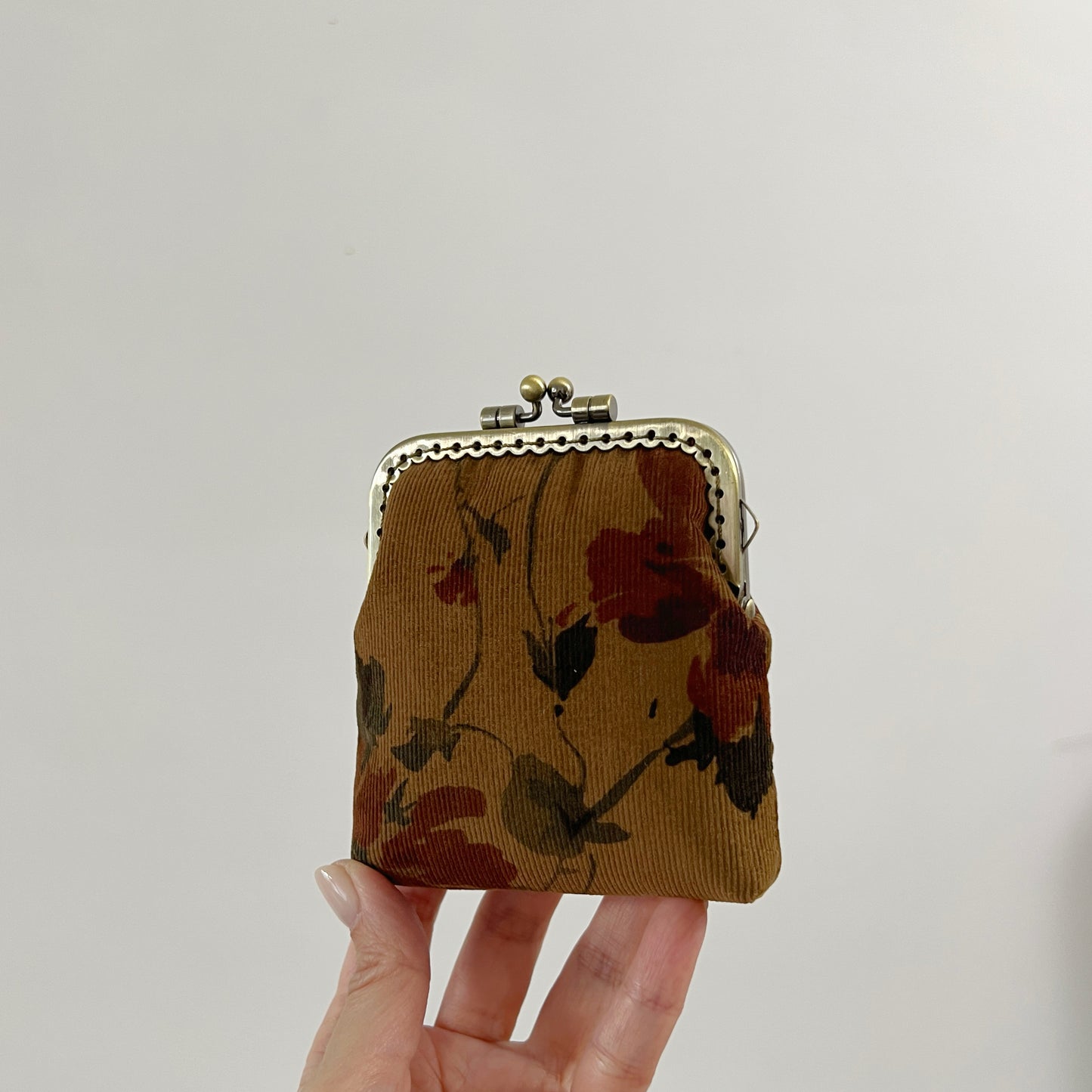 Old Brown Garden Corduroy Card Purse - Handsewn Kiss Lock Purse