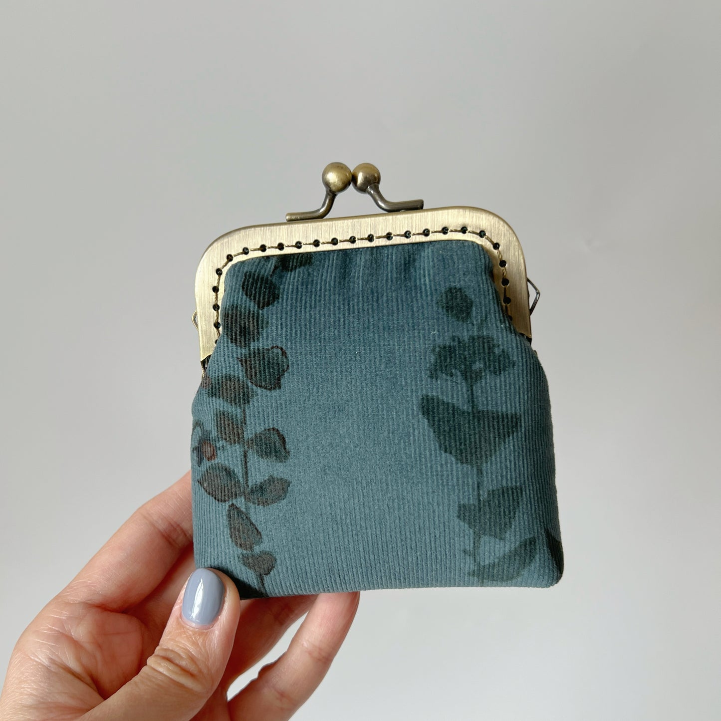 Vintage Blue Garden Corduroy Card Purse - Handsewn Kiss Lock Purse