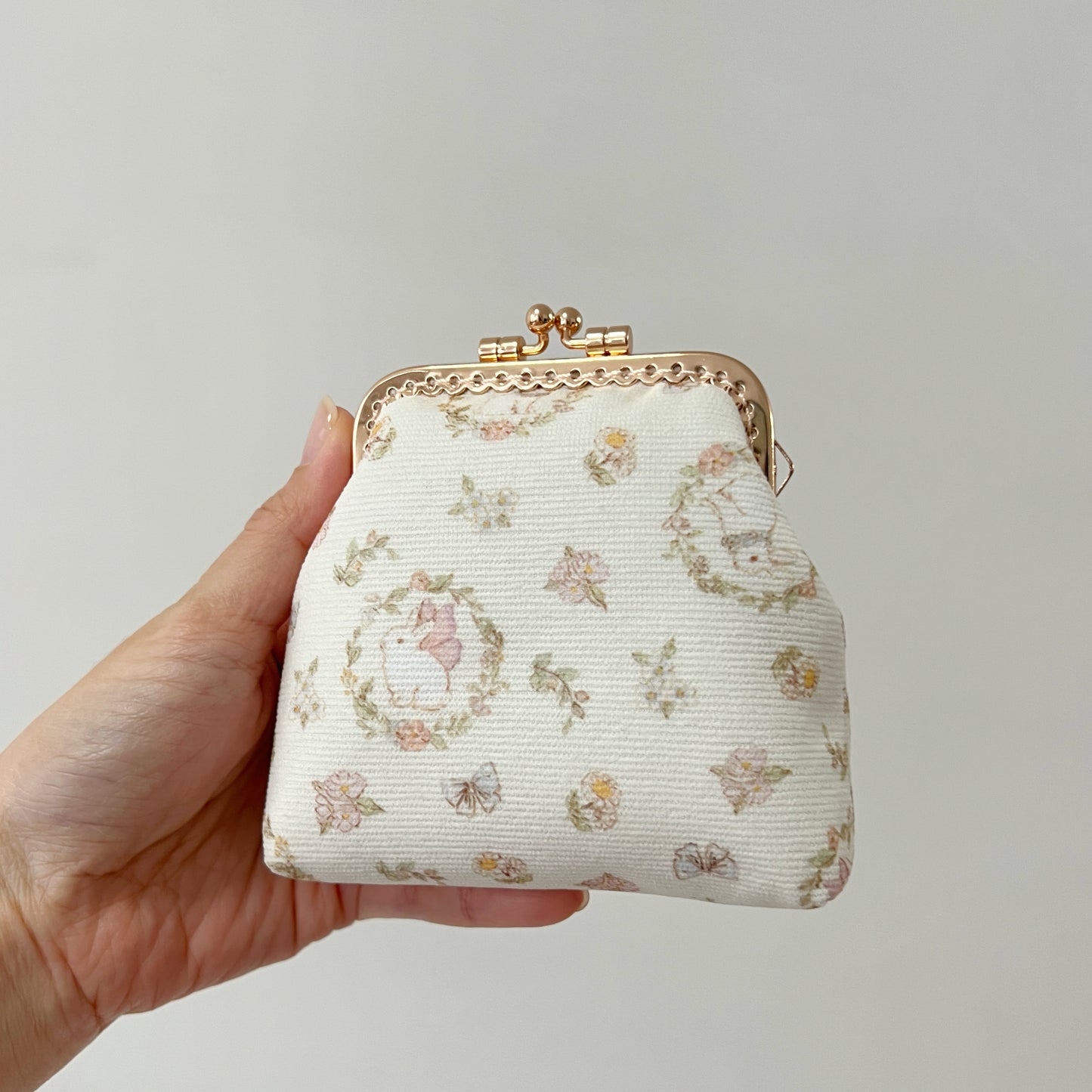 Vintage Garden Bunny - Handsewn Kiss Lock Fabric Purse