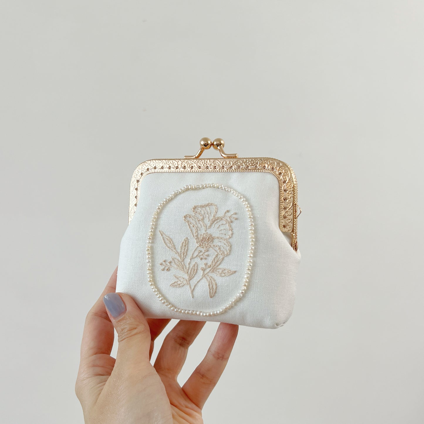 Handmade Embroidered Kiss Lock Card Purse - White Embroidery and Pearls