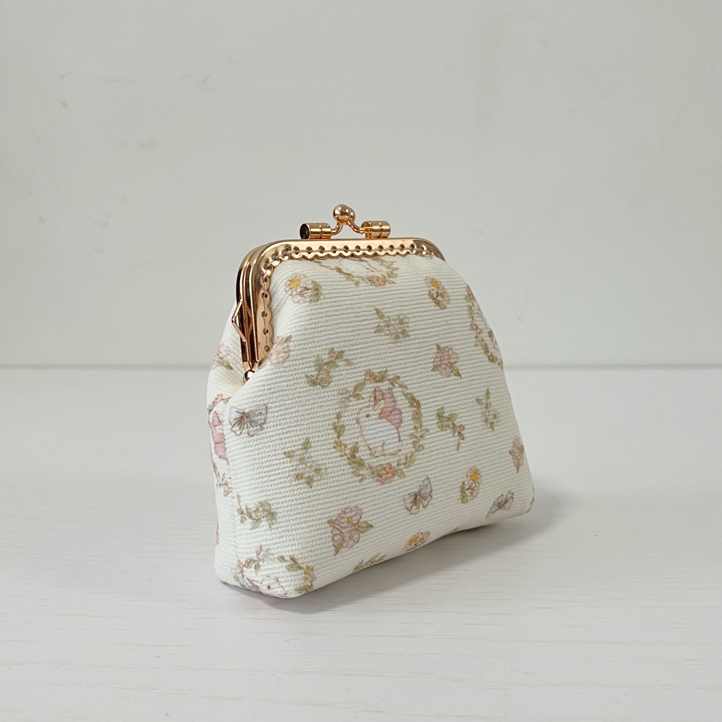 Vintage Garden Bunny - Handsewn Kiss Lock Fabric Purse