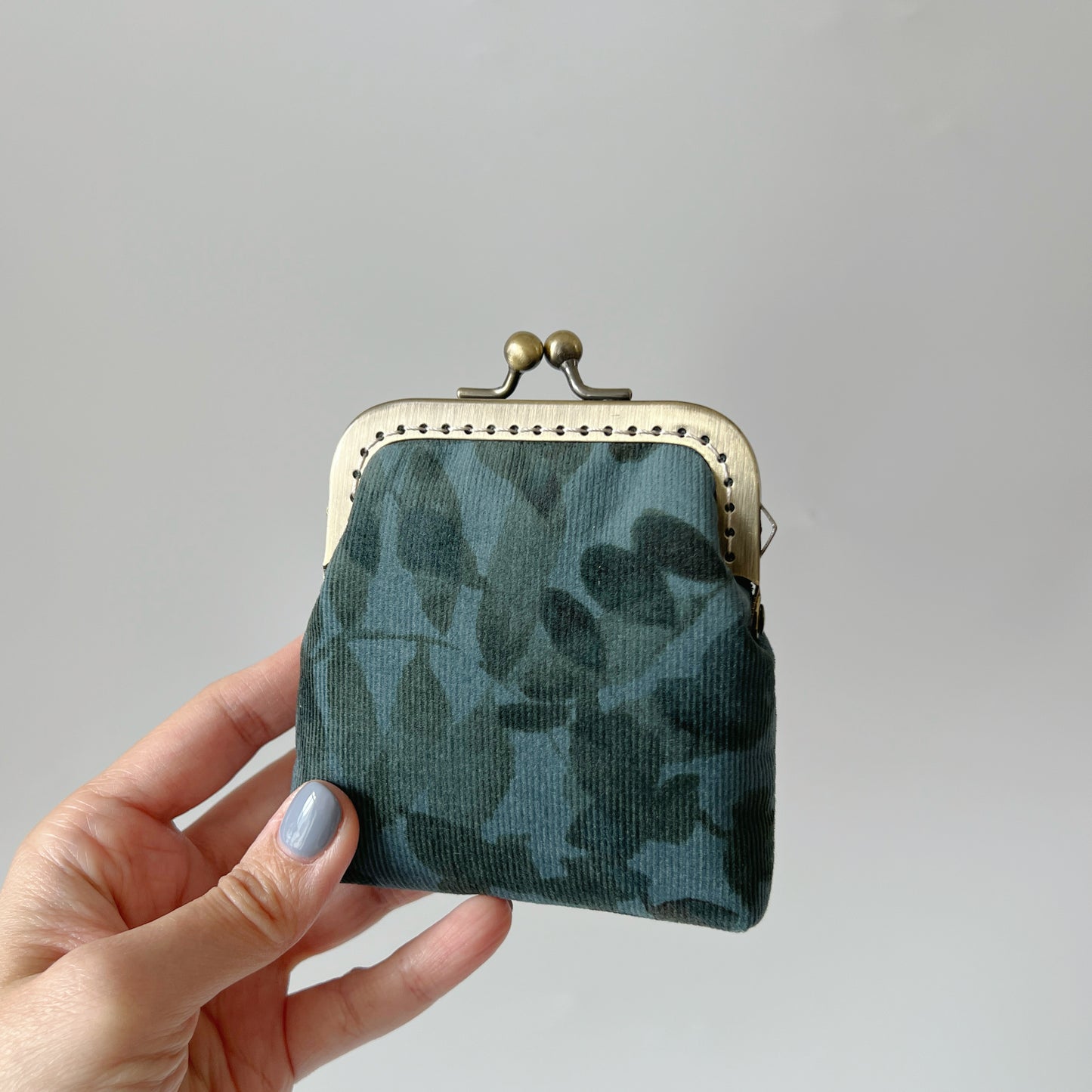 Vintage Blue Garden Corduroy Card Purse - Handsewn Kiss Lock Purse