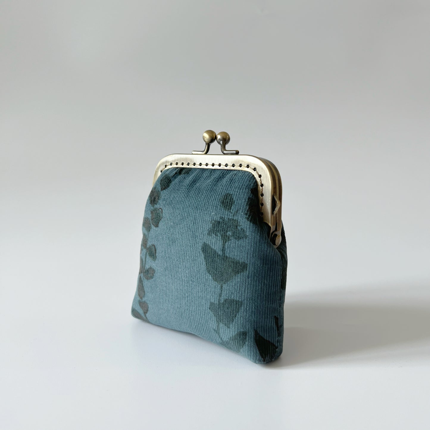 Vintage Blue Garden Corduroy Card Purse - Handsewn Kiss Lock Purse