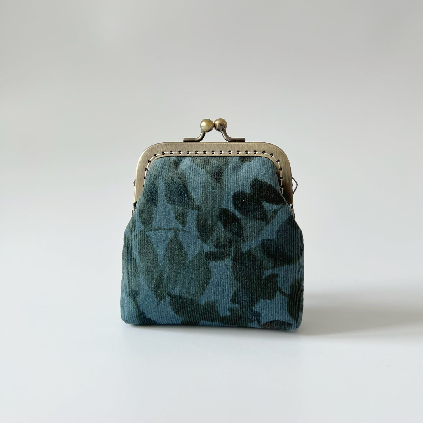 Vintage Blue Garden Corduroy Card Purse - Handsewn Kiss Lock Purse