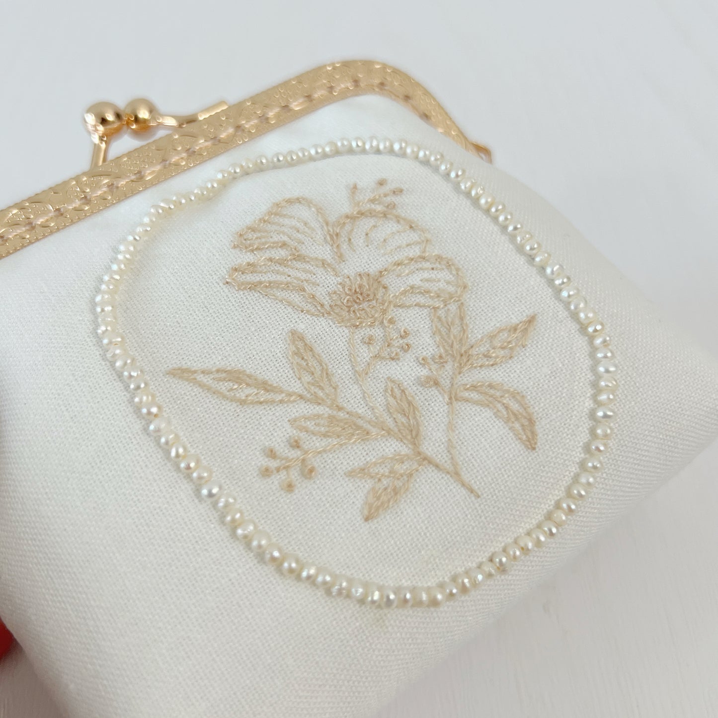 Handmade Embroidered Kiss Lock Card Purse - White Embroidery and Pearls