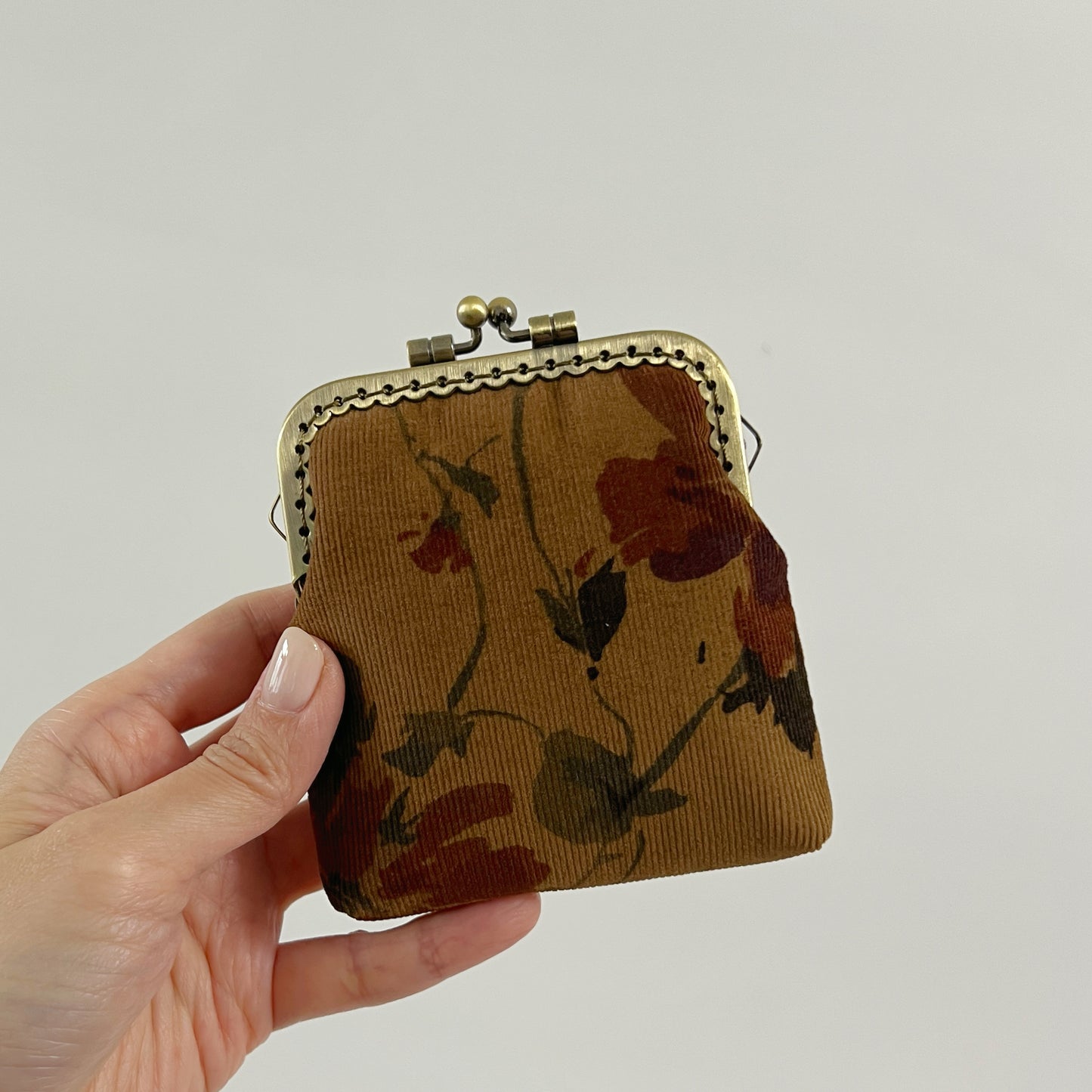 Old Brown Garden Corduroy Card Purse - Handsewn Kiss Lock Purse