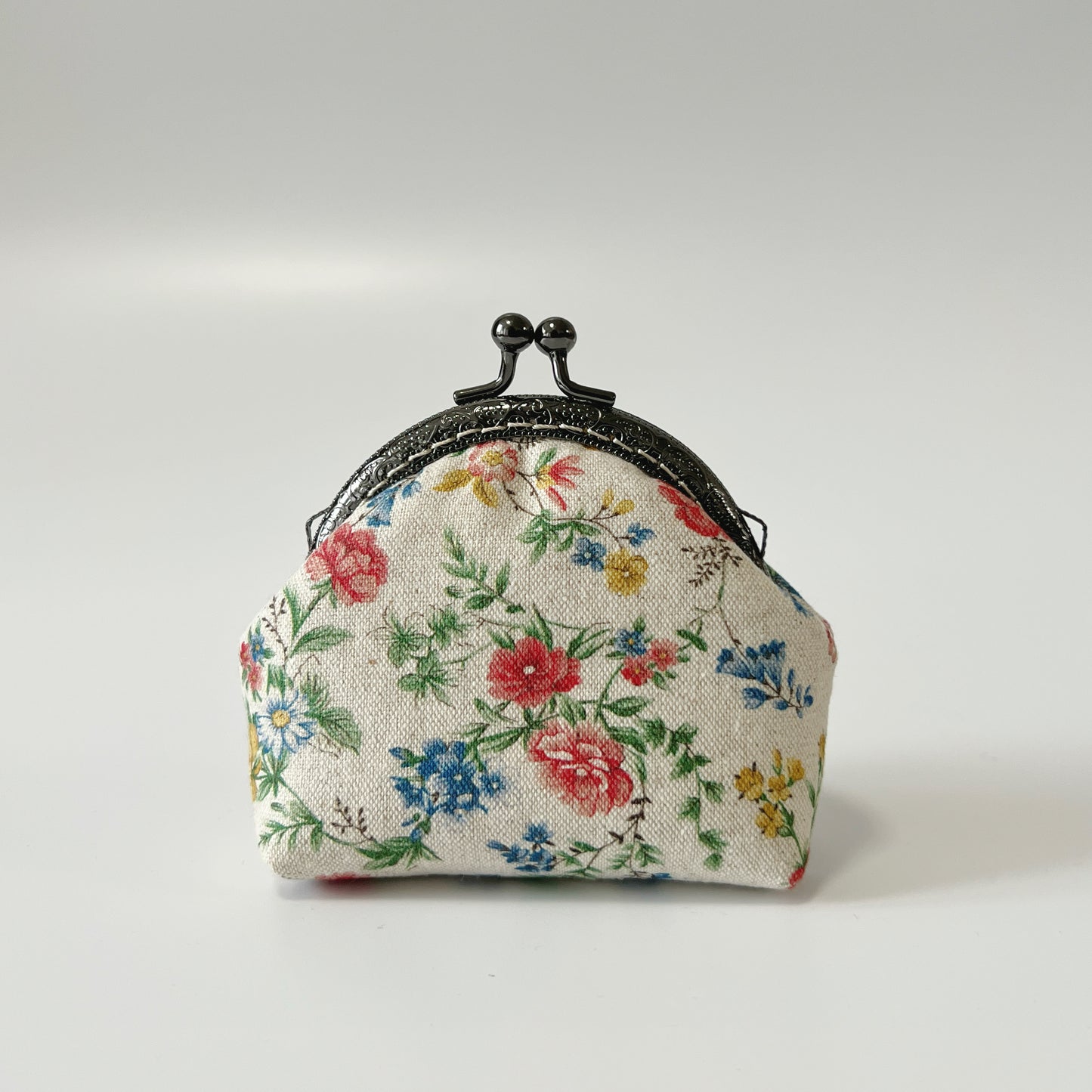 Handsewn Round Kiss Lock Coin Purse - Vintage Garden Red Floral