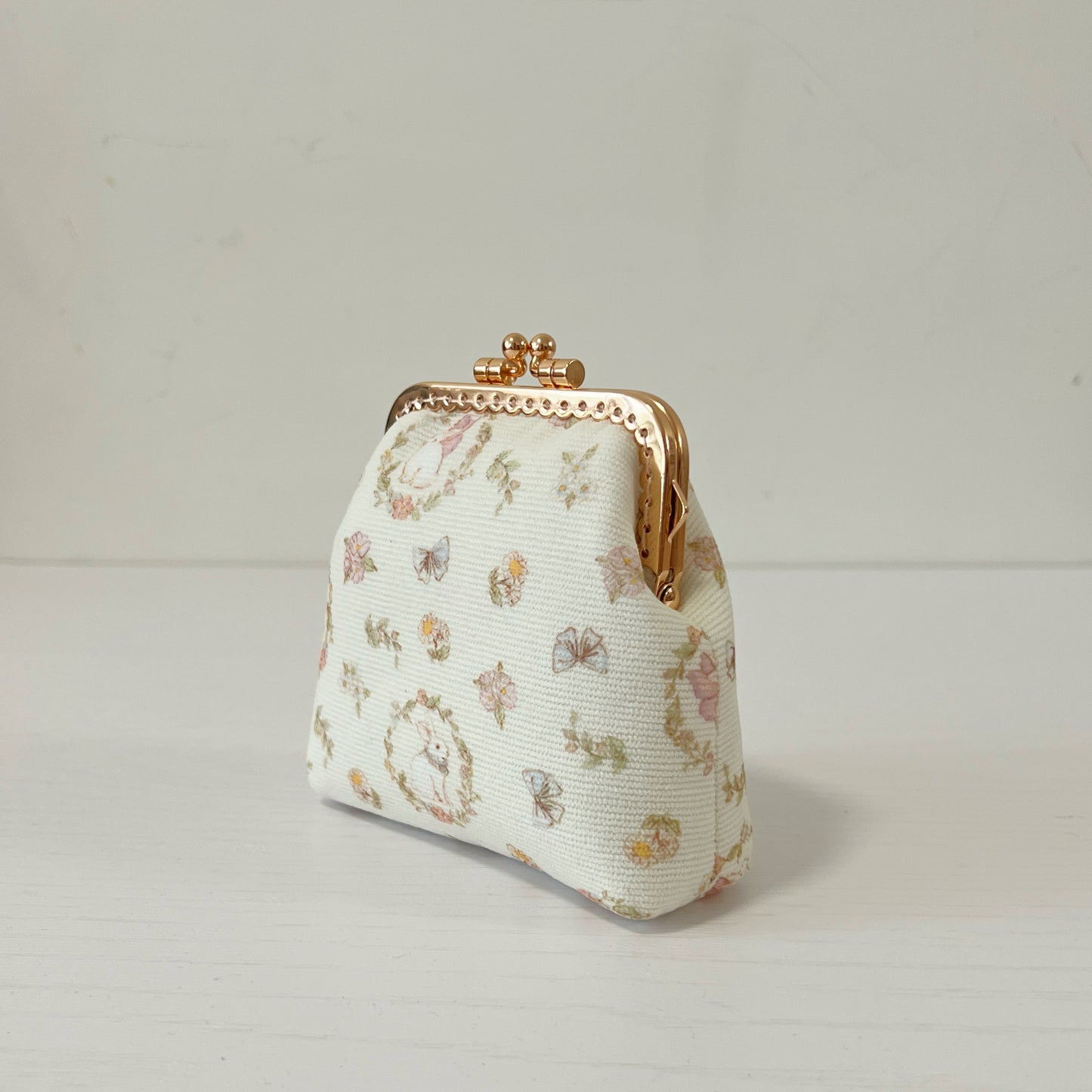 Vintage Garden Bunny - Handsewn Kiss Lock Fabric Purse